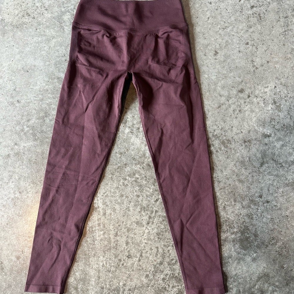 Maroon Fabletics leggings